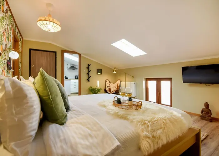 Apartament Timeless Elegance Meets Modern Comfort - In The Heart Of The Old Town Bucureşti