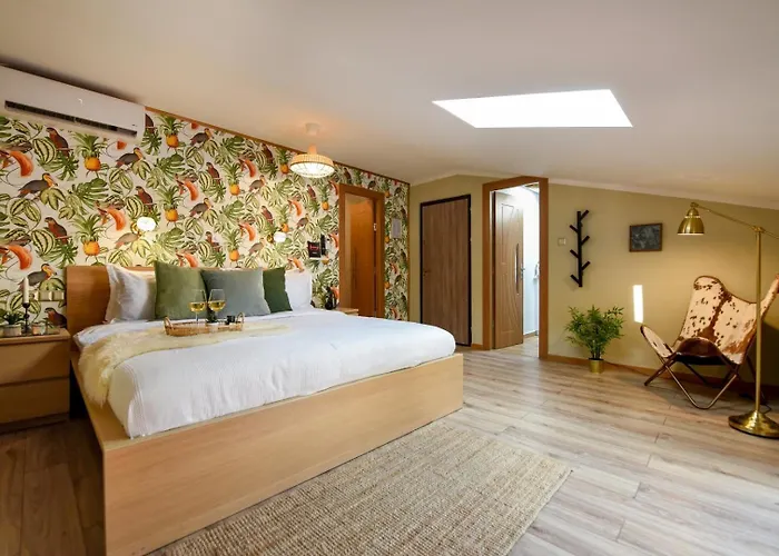 Timeless Elegance Meets Modern Comfort - In The Heart Of The Old Town Appartamento Bucarest