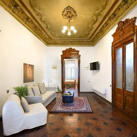 Timeless Elegance Meets Modern Comfort - In The Heart Of The Old Town Apartment Bucharest