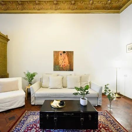 Timeless Elegance Meets Modern Comfort - In The Heart Of The Old Town Apartment Bucharest