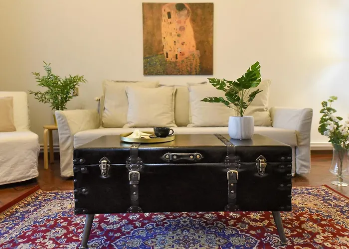 Apartment Timeless Elegance Meets Modern Comfort - In The Heart Of The Old Town Bucharest