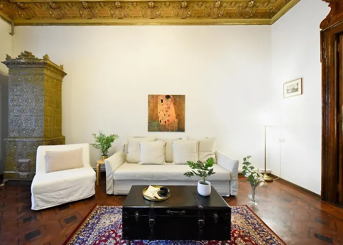 Timeless Elegance Meets Modern Comfort - In The Heart Of The Old Town Apartment Bucharest